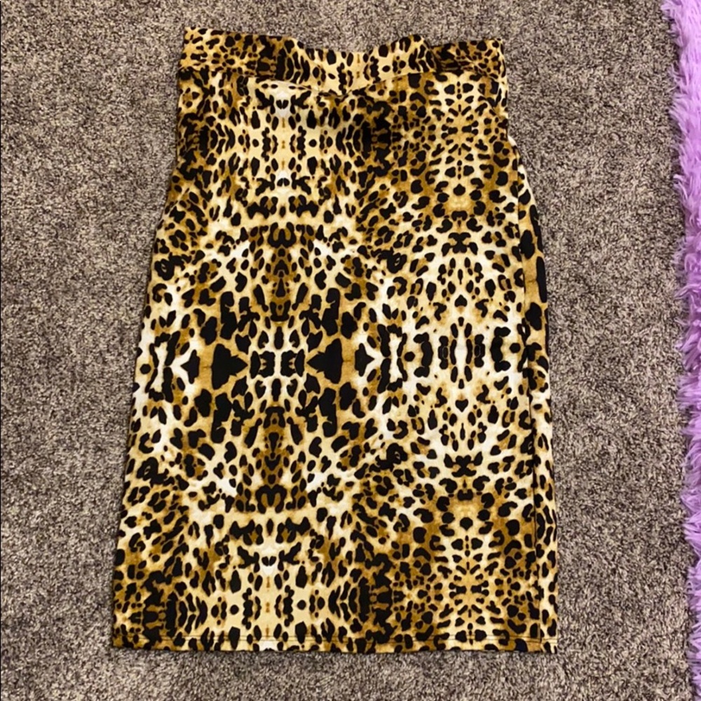 Cheetah print pencil skirt
